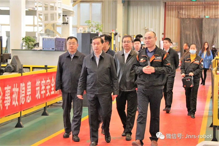 自治區黨委常委、常務副主席張超超一行參觀調研巨能機器人